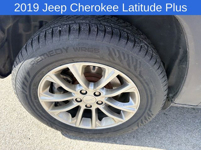 Thumbnail: 2019 Jeep Cherokee - 6