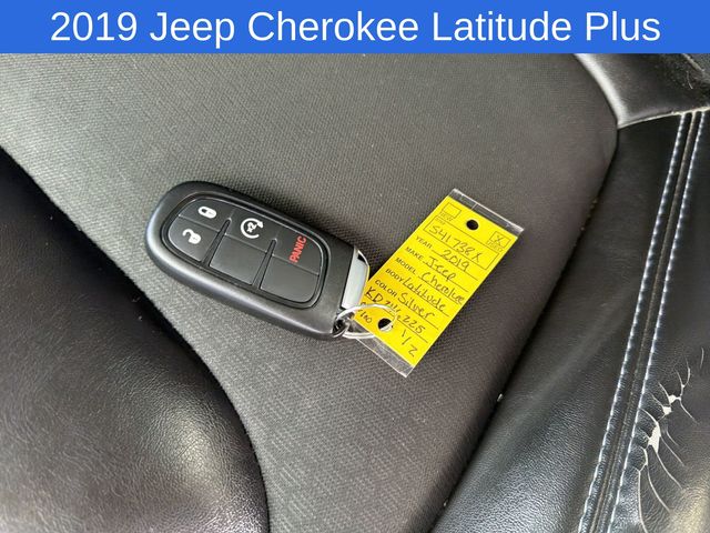 Thumbnail: 2019 Jeep Cherokee - 10