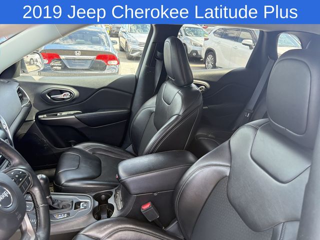 Thumbnail: 2019 Jeep Cherokee - 7