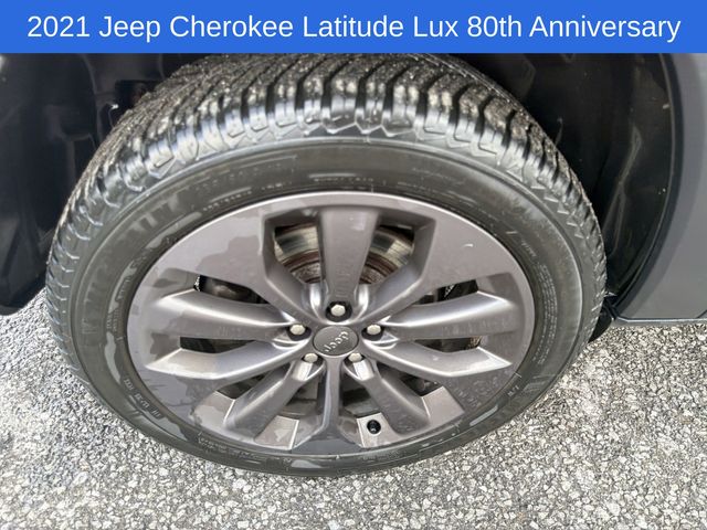 Thumbnail: 2021 Jeep Cherokee - 11