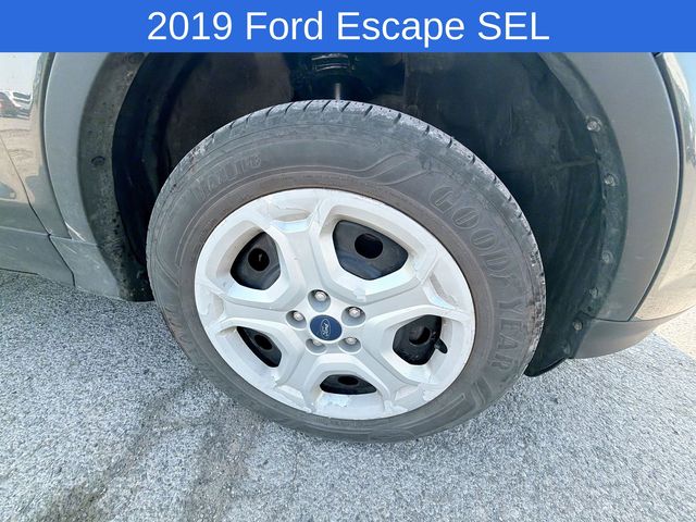 Thumbnail: 2019 Ford Escape - 14
