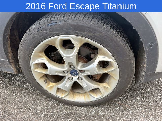 Thumbnail: 2016 Ford Escape - 16