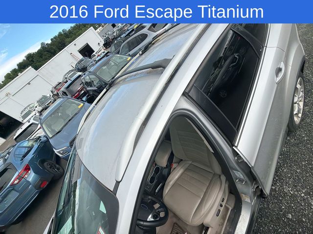Thumbnail: 2016 Ford Escape - 8