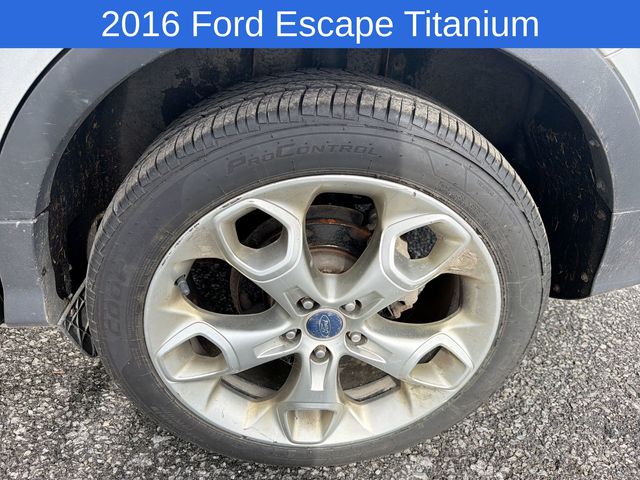 Thumbnail: 2016 Ford Escape - 12