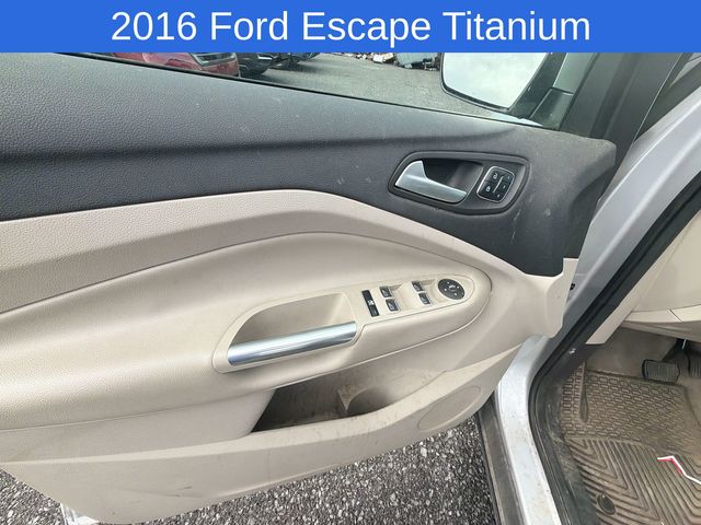 Thumbnail: 2016 Ford Escape - 11