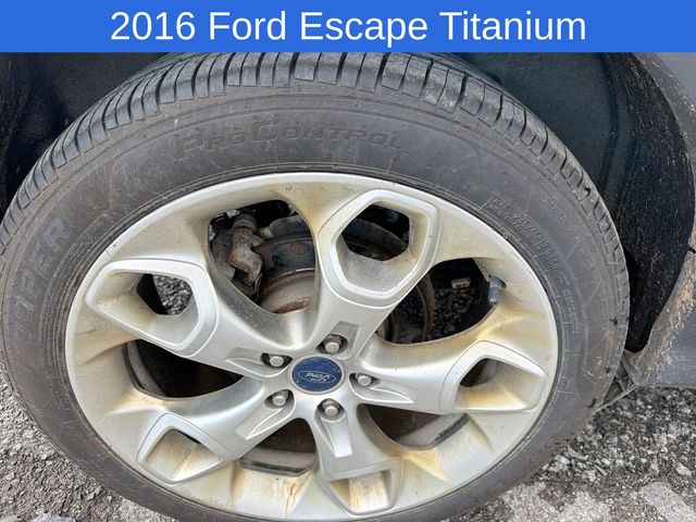 Thumbnail: 2016 Ford Escape - 18
