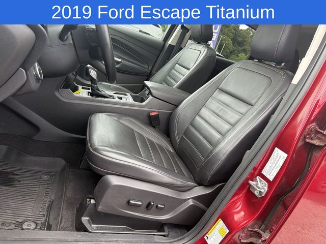 Thumbnail: 2019 Ford Escape - 11