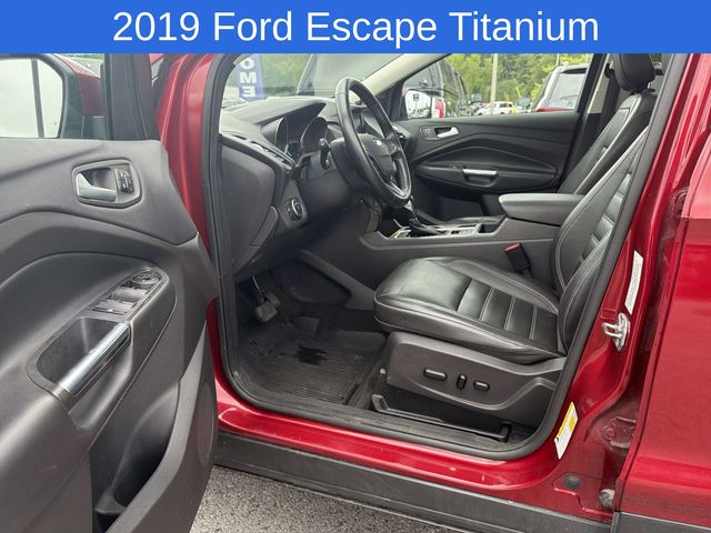 Thumbnail: 2019 Ford Escape - 22