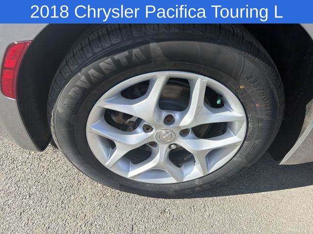 Thumbnail: 2018 Chrysler Pacifica - 7