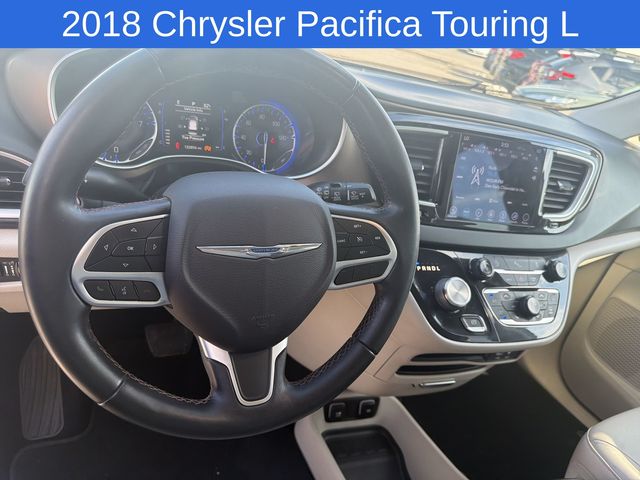 Thumbnail: 2018 Chrysler Pacifica - 9