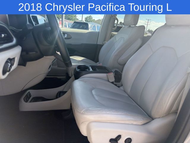 Thumbnail: 2018 Chrysler Pacifica - 10