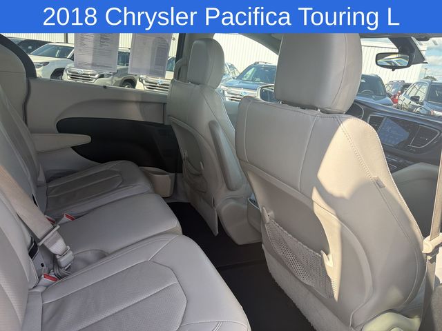 Thumbnail: 2018 Chrysler Pacifica - 12