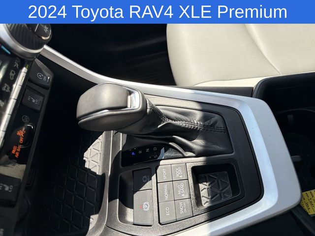 Thumbnail: 2024 Toyota RAV4 - 13