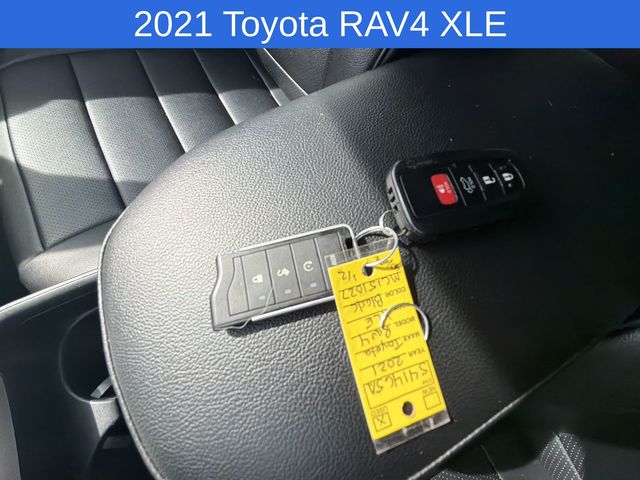 Thumbnail: 2021 Toyota RAV4 - 17