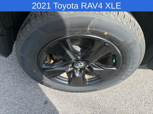 Thumbnail: 2021 Toyota RAV4 - 8