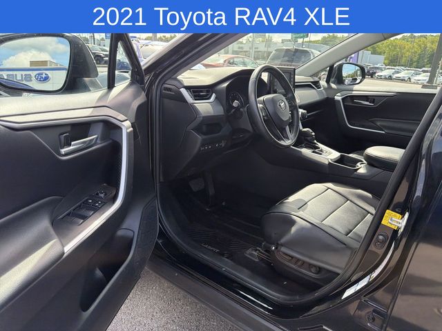 Thumbnail: 2021 Toyota RAV4 - 23