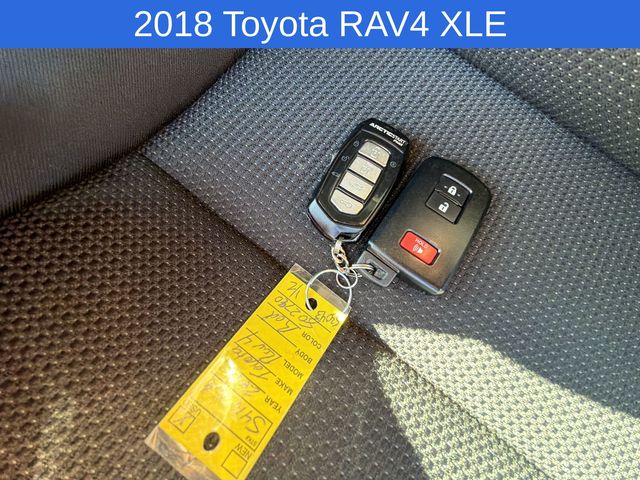 Thumbnail: 2018 Toyota RAV4 - 15