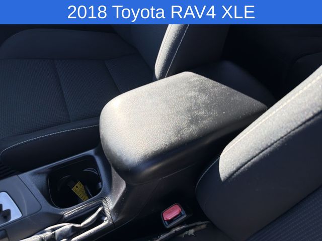 Thumbnail: 2018 Toyota RAV4 - 12