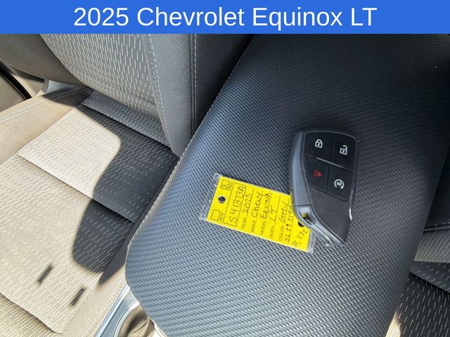 Thumbnail: 2025 Chevrolet Equinox - 17