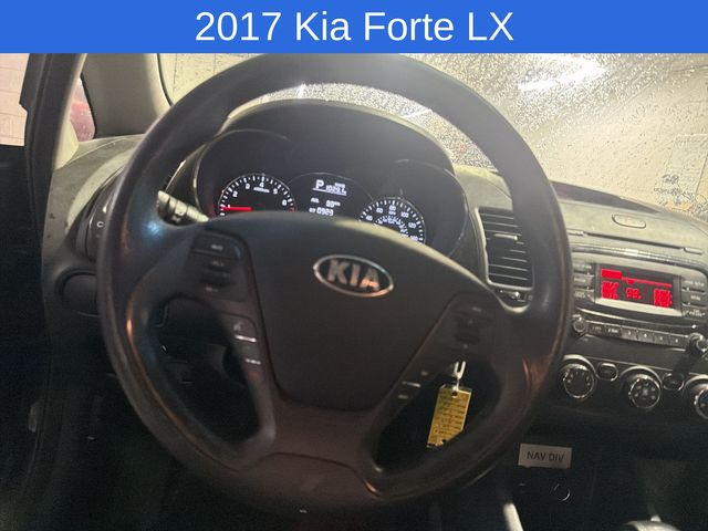 Thumbnail: 2017 Kia Forte - 2
