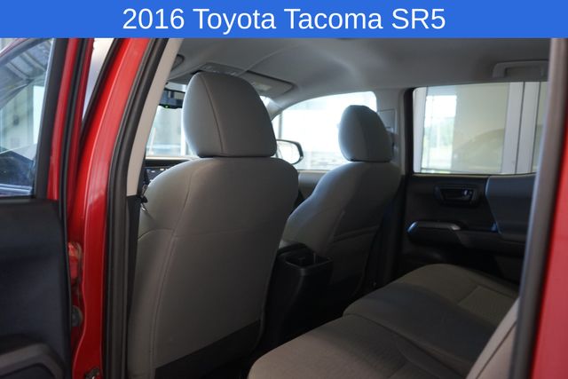 Thumbnail: 2016 Toyota Tacoma - 11