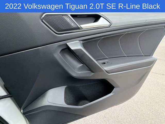 Thumbnail: 2022 Volkswagen Tiguan - 17