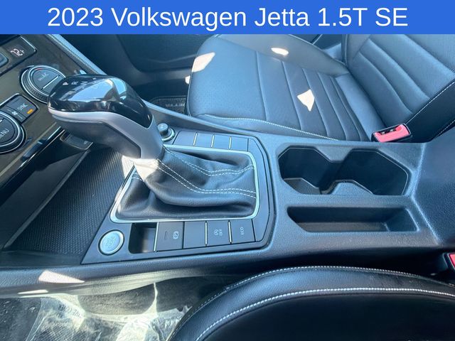 Thumbnail: 2023 Volkswagen Jetta - 12