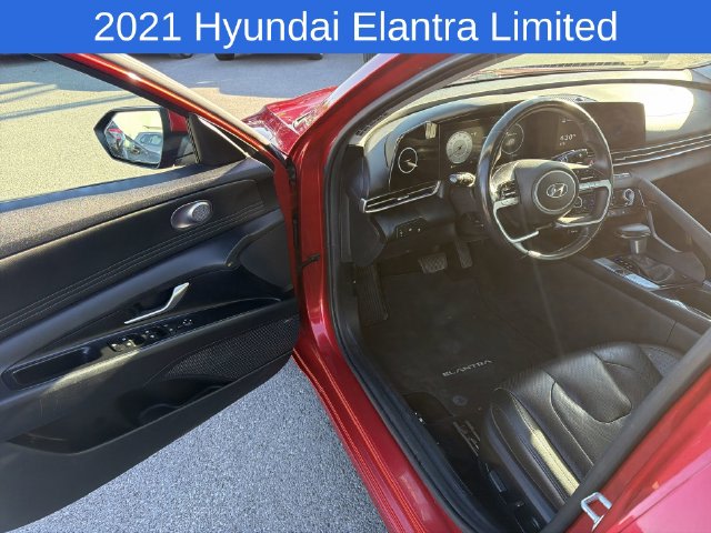 Thumbnail: 2021 Hyundai Elantra - 17
