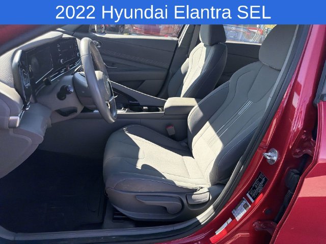 Thumbnail: 2022 Hyundai Elantra - 9