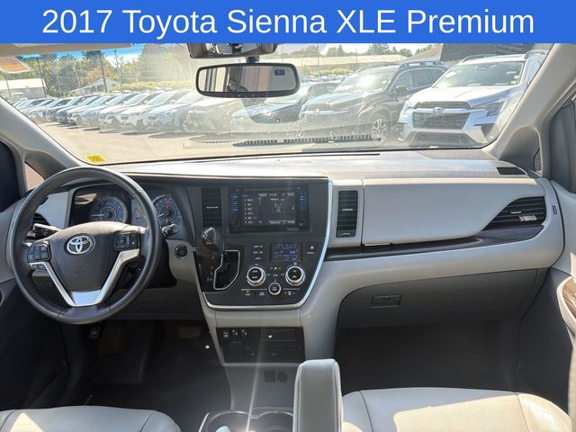 Thumbnail: 2017 Toyota Sienna - 2
