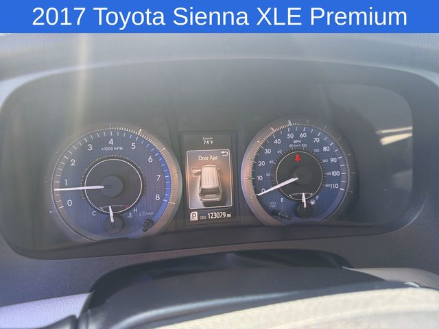 Thumbnail: 2017 Toyota Sienna - 13