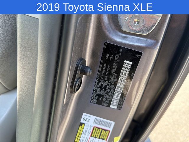 Thumbnail: 2019 Toyota Sienna - 29