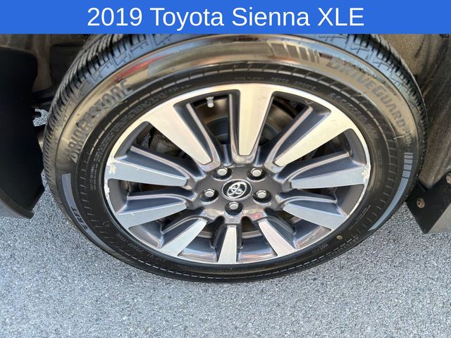 Thumbnail: 2019 Toyota Sienna - 7