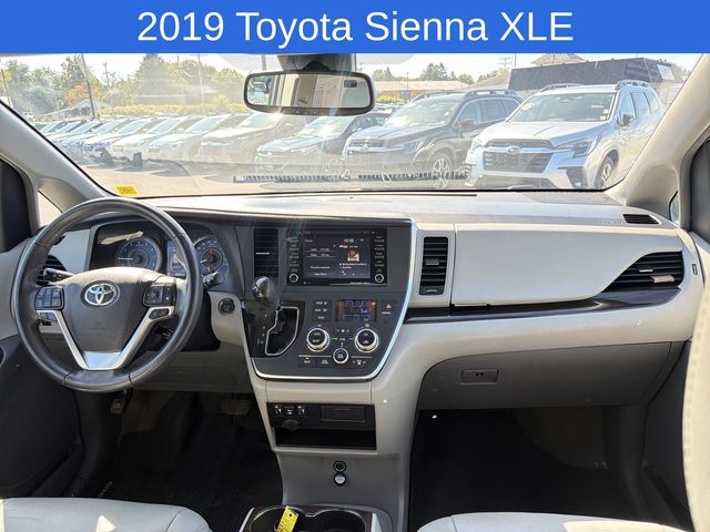 Thumbnail: 2019 Toyota Sienna - 2