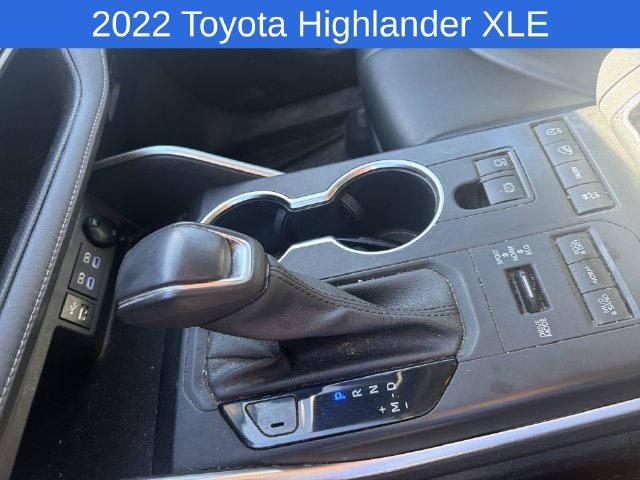 Thumbnail: 2022 Toyota Highlander - 8