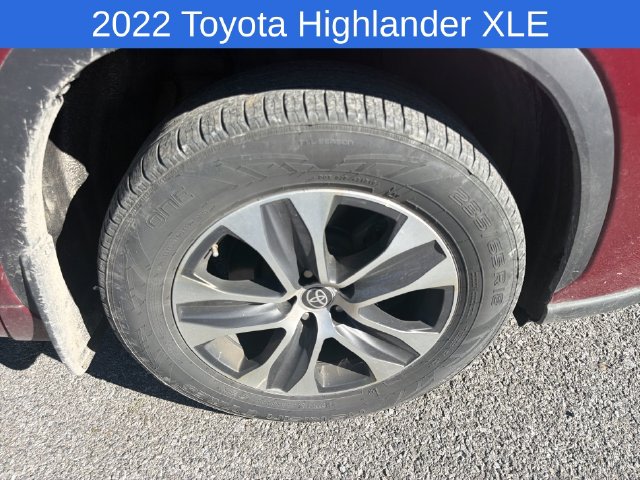 Thumbnail: 2022 Toyota Highlander - 15