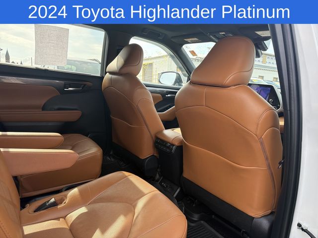 Thumbnail: 2024 Toyota Highlander - 9