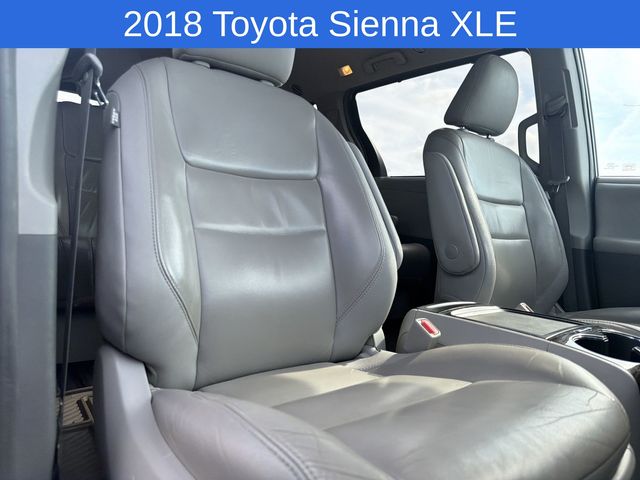 Thumbnail: 2018 Toyota Sienna - 10