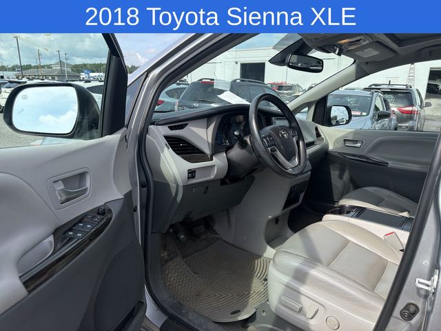 Thumbnail: 2018 Toyota Sienna - 17