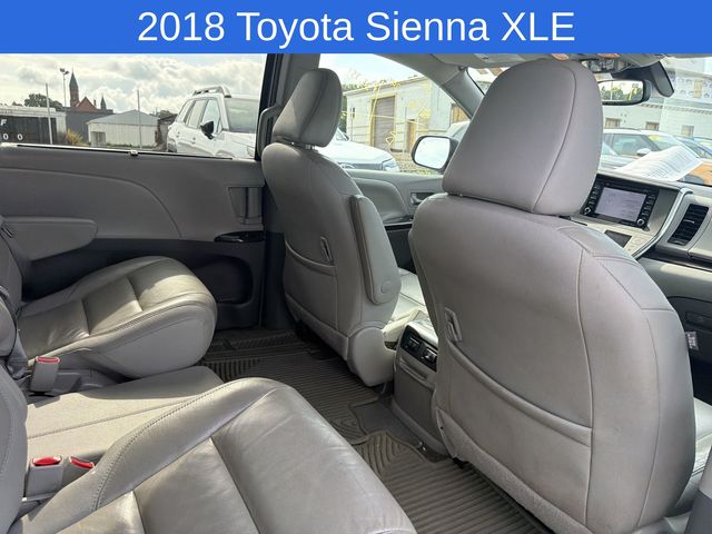 Thumbnail: 2018 Toyota Sienna - 19
