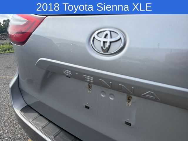 Thumbnail: 2018 Toyota Sienna - 18