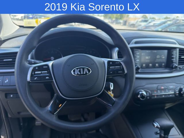 Thumbnail: 2019 Kia Sorento - 11