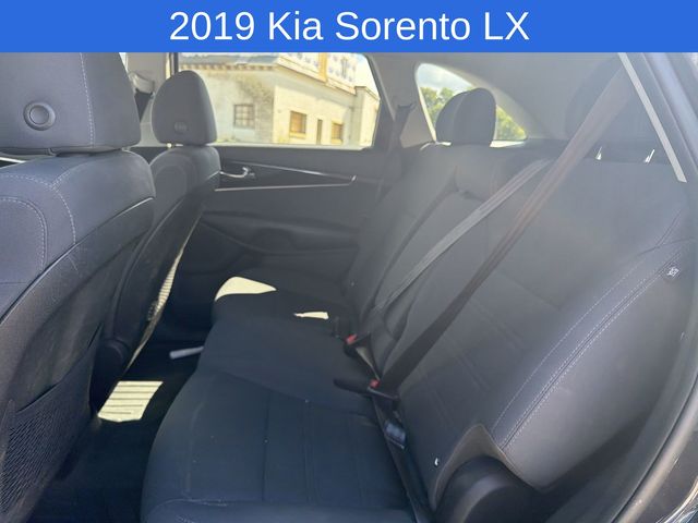 Thumbnail: 2019 Kia Sorento - 19
