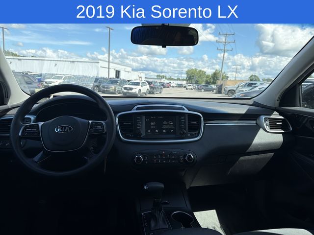 Thumbnail: 2019 Kia Sorento - 8
