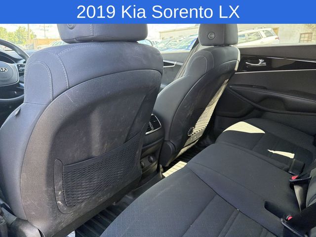 Thumbnail: 2019 Kia Sorento - 18