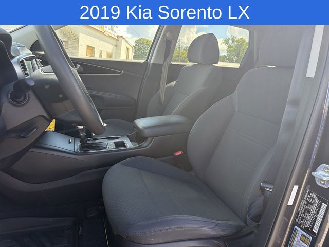 Thumbnail: 2019 Kia Sorento - 9