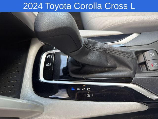 Thumbnail: 2024 Toyota Corolla Cross - 18