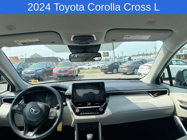 Thumbnail: 2024 Toyota Corolla Cross - 10