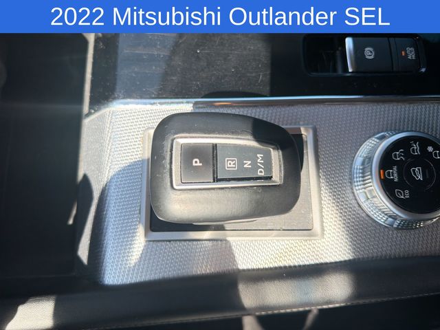 Thumbnail: 2022 Mitsubishi Outlander - 25