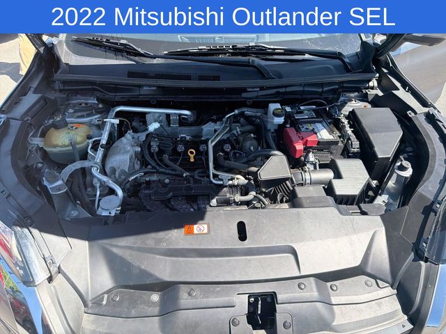 Thumbnail: 2022 Mitsubishi Outlander - 9